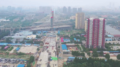 铁路线下穿公路资料下载-“巨无霸”转身遇到铁路线该怎么办？