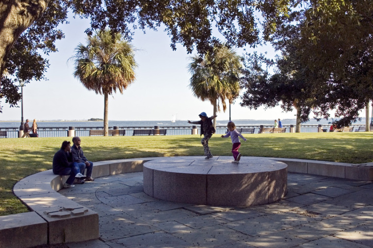 美国查尔斯顿滨水区-17urbancharleston-waterfront-park