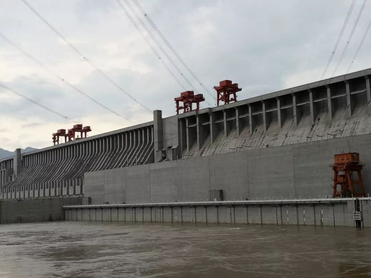 水利大坝材料用量计算资料下载-《共和国超级工程》：感受三峡大坝震撼世界的力量！