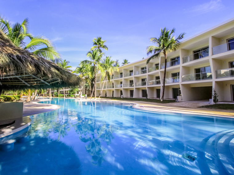 广州度假村别墅泳池资料下载-多米尼加共和国Sunscape Brand度假村