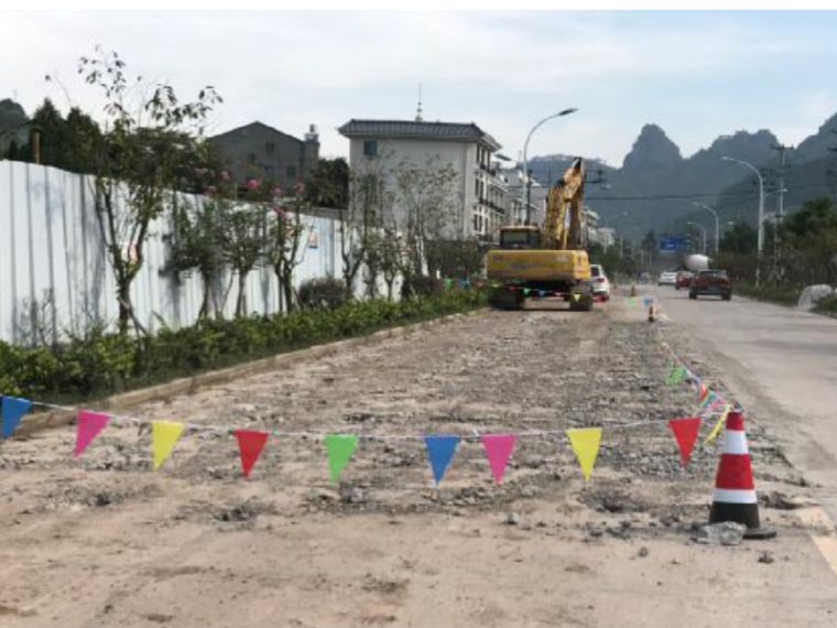 市政道路黑色化资料下载-[QC成果]降低市政道路“白改黑”路面产生反射裂缝的数量