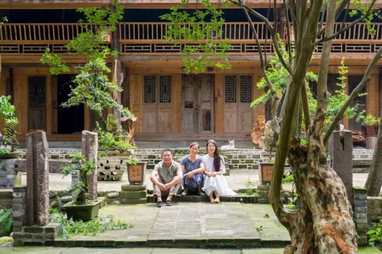 中式奢华装修资料下载-30亩森林400㎡中式宅院，奢侈的是生活态度
