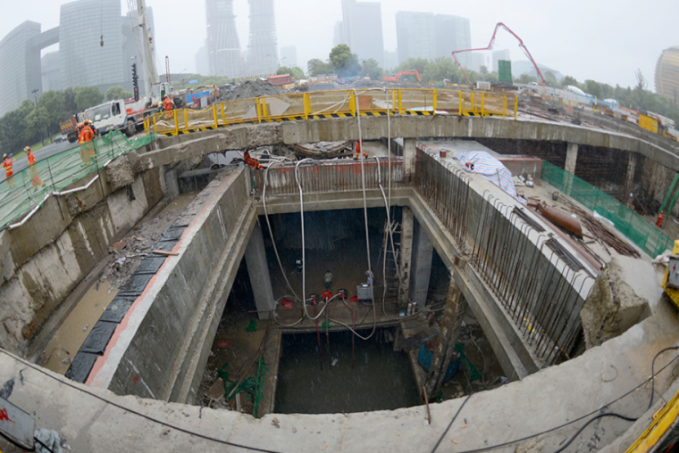 深基坑事故预案资料下载-[河南]郑州地铁工程深基坑应急专项预案