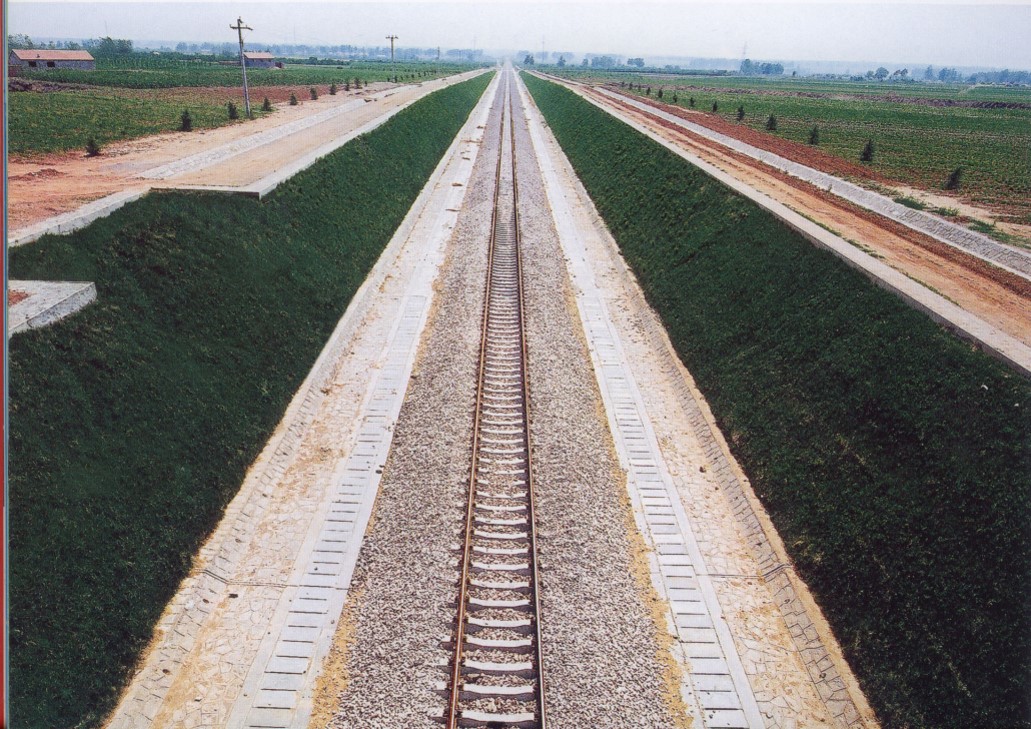 铁路路基坡面防护基本类型及适用条件