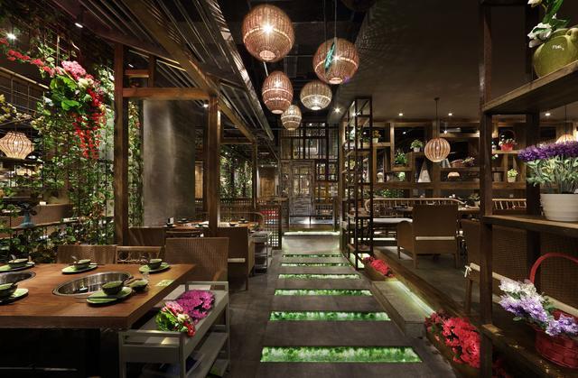 中国复古餐厅资料下载-浪漫的芭缇沁园，美味椰子鸡餐厅