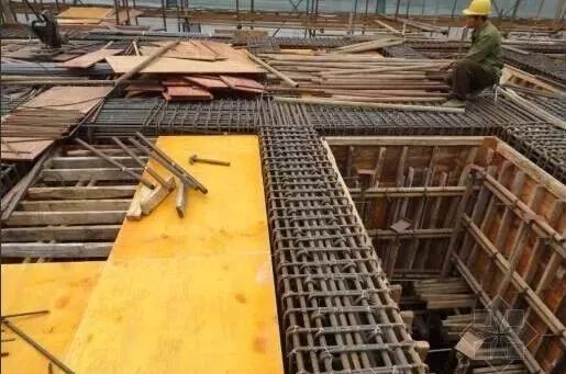 高层挑檐板模板支架资料下载-混凝土结构工程施工质量标准做法