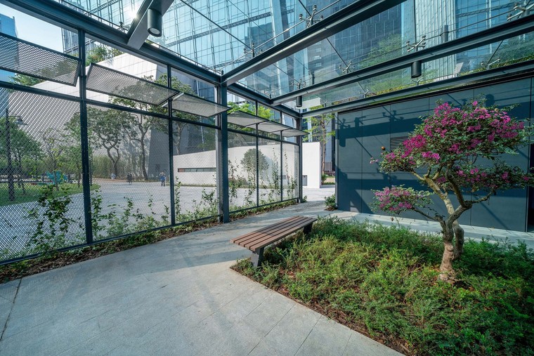 香港骏业街游乐场-5_View_of_the_toilet_block_lobby_-_The_transition_of_the_outdoor_and_indoor