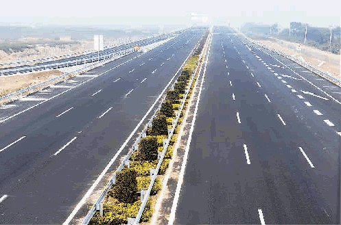 公路沥青施工技术资料下载-公路路基、基层与沥青面层施工技术