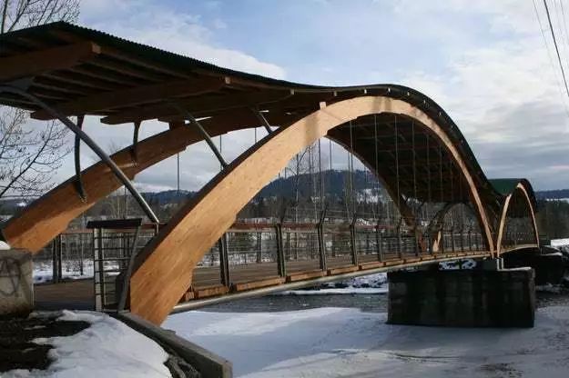 [分享]9个颠覆传统设计的胶合木建筑