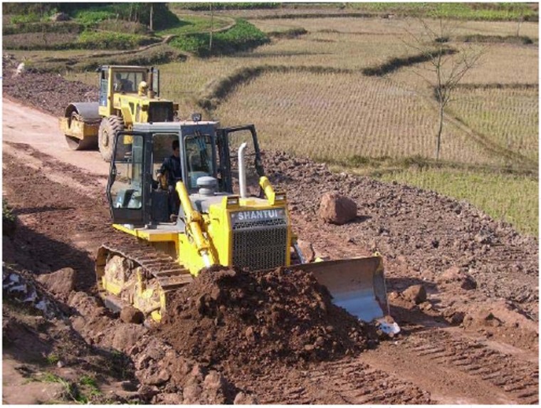 配筋水泥路面结构图资料下载-路基、路面及桥梁工程施工技术介绍