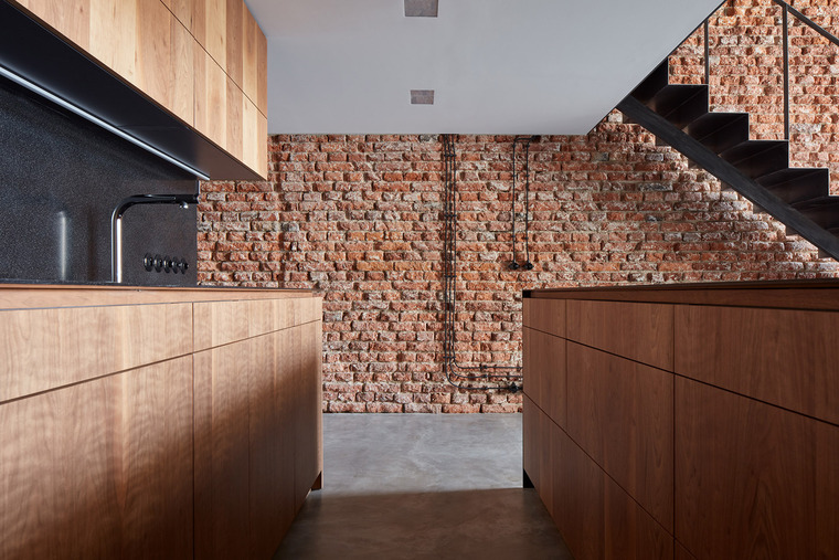 捷克啤酒厂Loft改造的住宅-008-LOFT-WITH-LOVE-by-CMC-architects