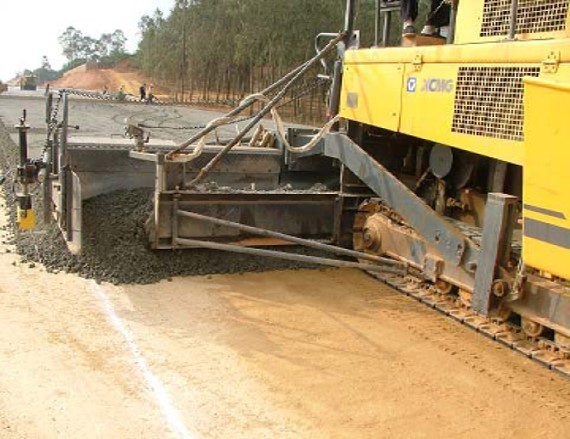 混泥土路面怎么修补资料下载-路面基层施工材料及施工技术分类介绍