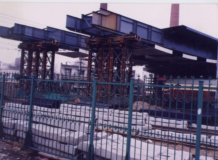 钢梁表面积计算资料下载-铁路钢梁顶推施工技术方案