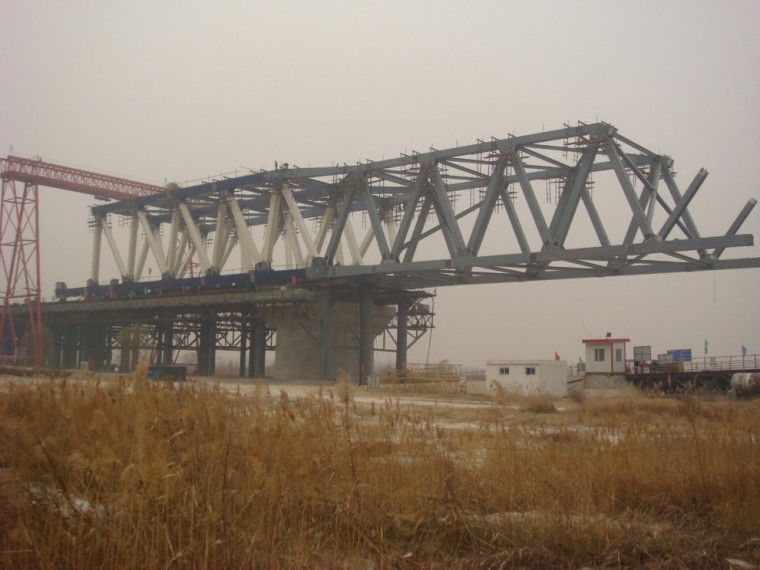钢结构桥梁顶推施工资料下载-桥梁顶推施工技术概要及工程应用实例