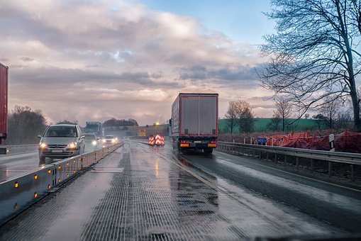 道路工程消防应急救援资料下载-市政绿化绿色道路工程监理细则（94页）