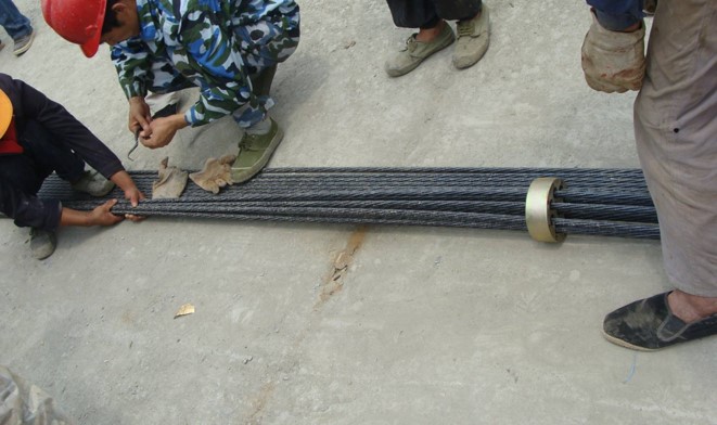 钢绞线梳束,绑扎