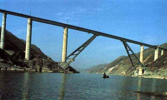 钢构栈道桥施工方案资料下载-预应力混凝土T形钢构桥施工方法