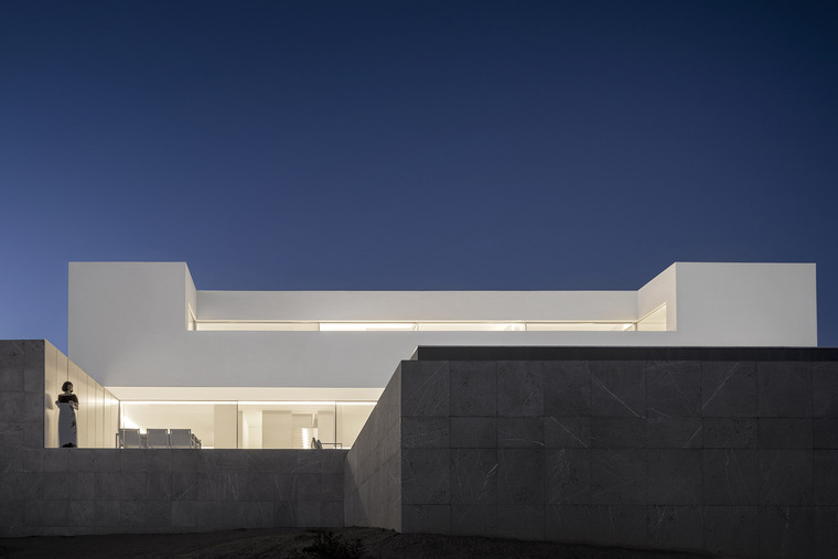 西班牙圣波拉住宅-003-house-in-santa-pola-by-fran-silvestre-arquitectos