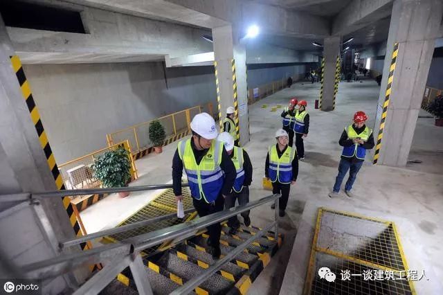 土建井道内设置风管资料下载-土建监理施工在建筑工程中的注意事项