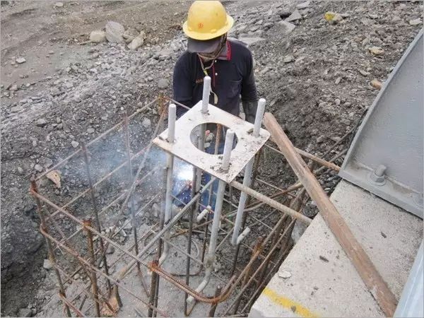 钢结井道图纸资料下载-钢结构施工中的预埋螺栓技术