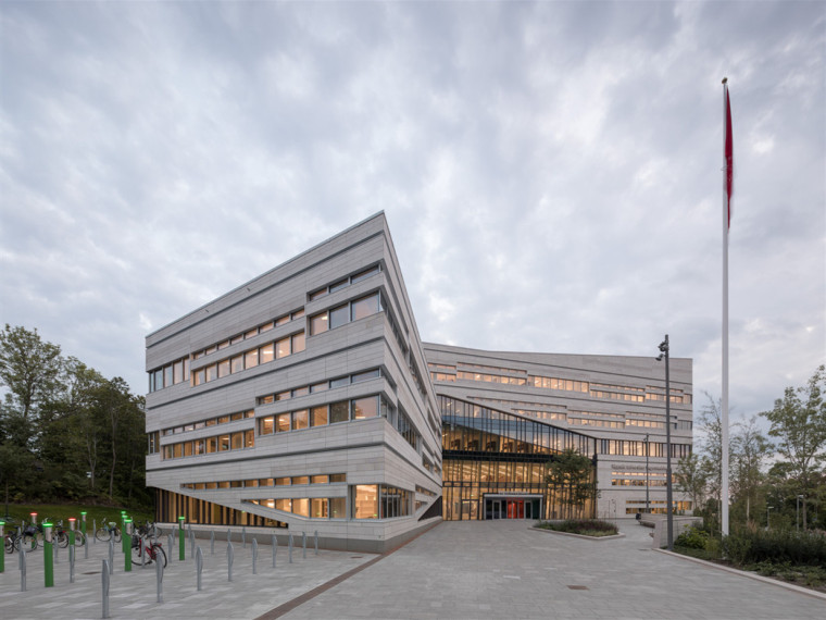 大学行政楼图纸资料下载-瑞典乌普萨拉大学行政楼