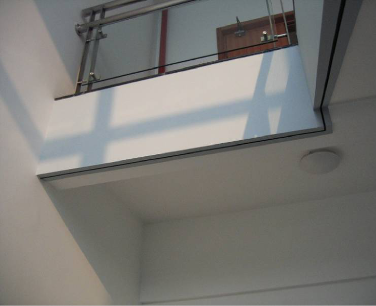 全国鲁班奖工程经典做法培训讲义PPT-03楼梯下部的装饰线，要求平滑顺直，不交叉污染。
