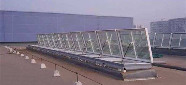 厂房天窗案例资料下载-圆拱型电动天窗分类
