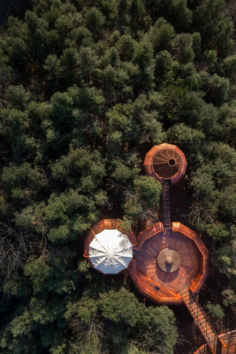 齐云山树屋世界-018-qiyun-mountain-tree-house-china-by-chongqing-wisto-landscape-design-co-ltd-shanghai-atelier-design-continuum-shanghai-jund-architects-co-ltd-anhui-xiangyuan-freedom-home-holiday-camp-manage