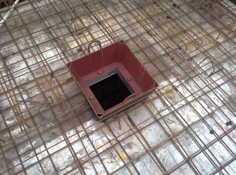 51铝模预留洞口