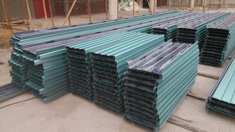 33屋面板水平放置示意