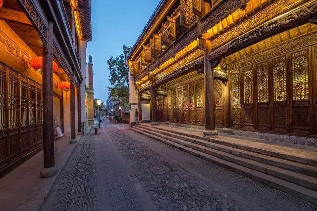 古建展示馆资料下载-从六百年古建筑到中国最美书店