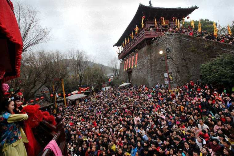 轻文旅餐饮街设计运营资料下载-天天都是黄金周，轻文旅美食+商业生态大行