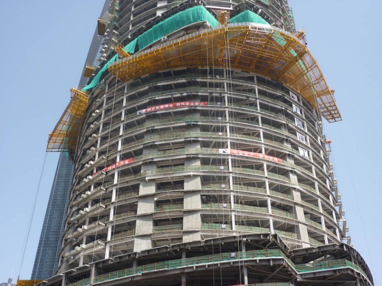 上海施工安全资料下载-上海超高层建筑施工安全防护培训讲义PPT