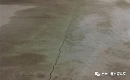 水泥砂浆地坪开裂施工处理资料下载-图解建筑工程开裂防治措施，抓紧收藏！