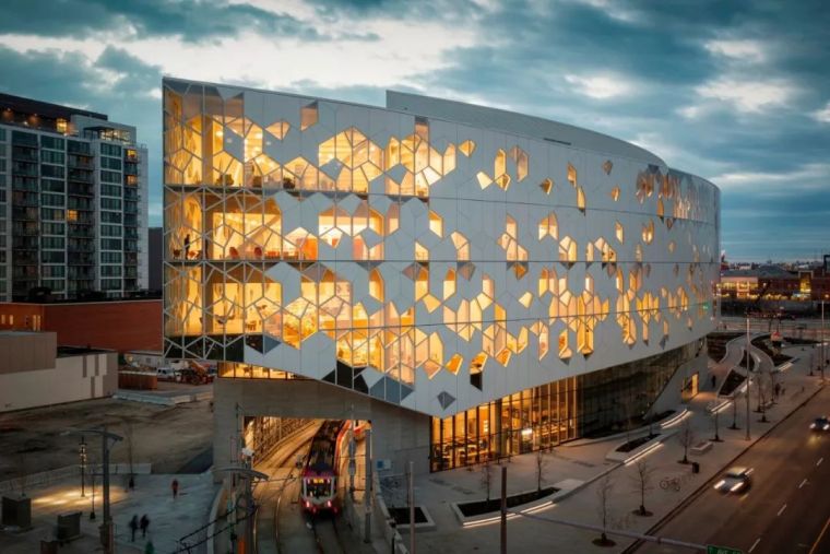剧场建筑设计视线设计资料下载-加拿大木质博物馆建筑设计 | DIALOG