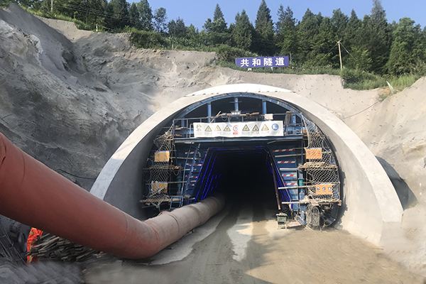 施工监理隧道资料下载-隧道洞内施工安全监理措施