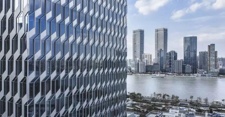 100米高商业综合体资料下载-上海新的“地标性”的城市综合体