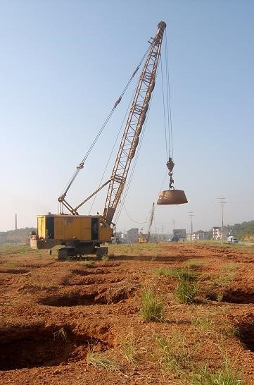 提高路基石灰土施工效率资料下载-[论文]关于湿陷性黄土路基问题的讨论