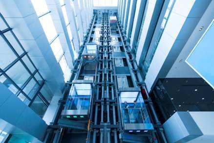 150米超高层办公楼车库资料下载-[干货]超高层建筑电梯的技术与成本分析
