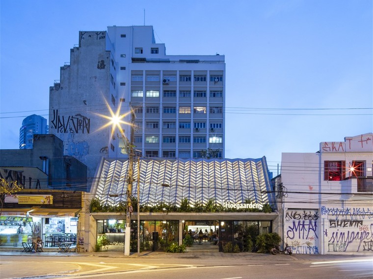 啤酒广场规划建筑设计资料下载-巴西福佳白啤酒温室酒吧