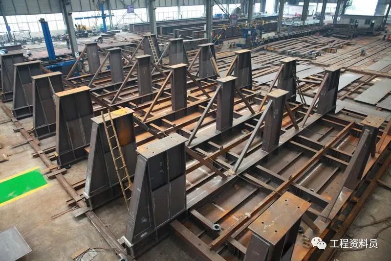 (4)钢(铝合金)结构构件(整体)侧向弯曲测量记录(安装好时) 6,钢构件预