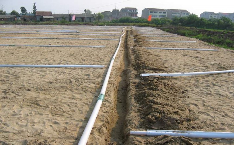 地基排水管预埋施工图片