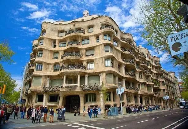 建筑历史认识资料下载-地产界'奇葩说',带你认识建筑的另一面