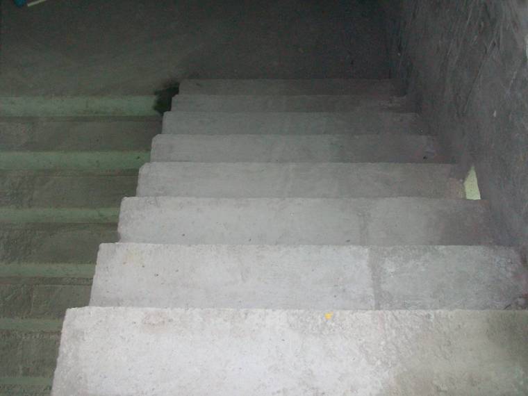cad楼梯踏步详图资料下载-QC成果新型楼梯踏步开槽支模法
