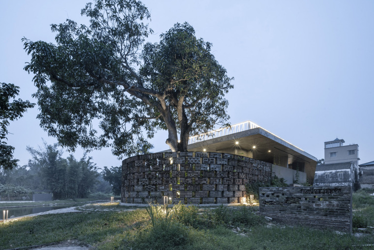 广东开平塘口镇祖宅村景观-005-public-toilet-in-zuzhai-village-china-by-cns