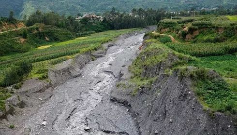 崩塌地质灾害施工质量资料下载-岩土工程中常见地质灾害的治理探讨