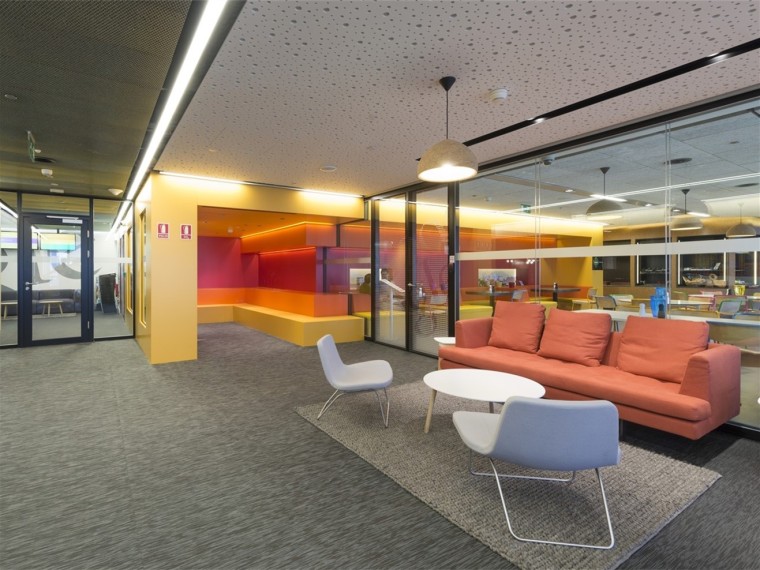 建筑公司办公区室内设计资料下载-西班牙谷歌办公室
