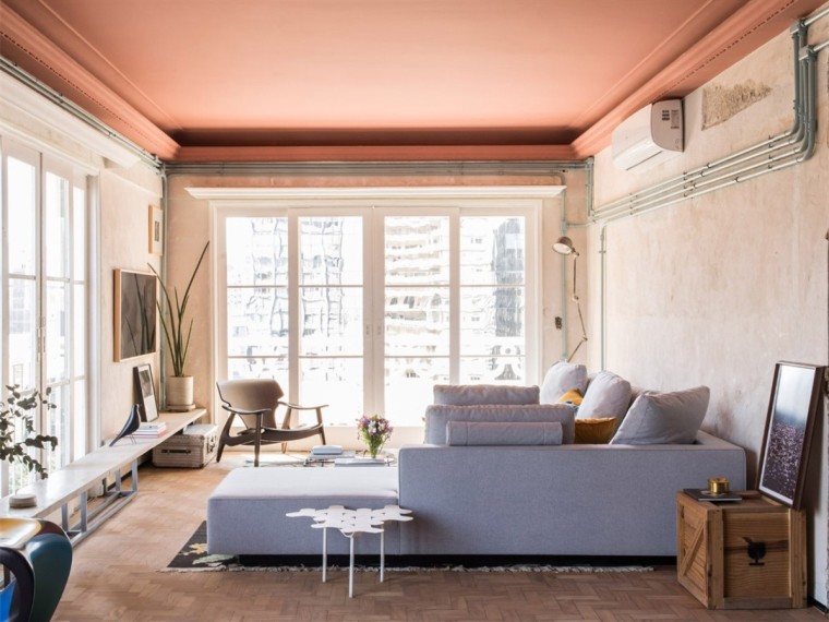 室内装饰色彩资料下载-巴西融入大胆色彩和历史元素的公寓