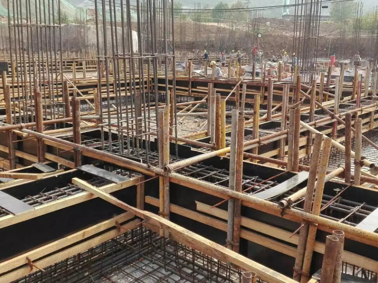 土建工程结构部分年终工作汇报（2016年）-49基 础