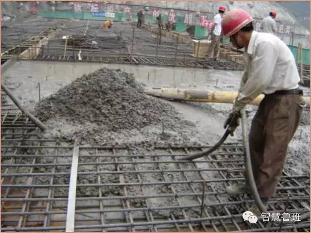 混凝土浇筑过程中下雨资料下载-主体结构混凝土浇筑技术交底